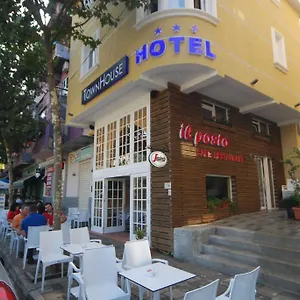 3* Hotel Town House